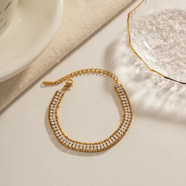 Golden_Stainless_Steel_And_Hypoallergenic_Coating_Bracelet_For_Women
